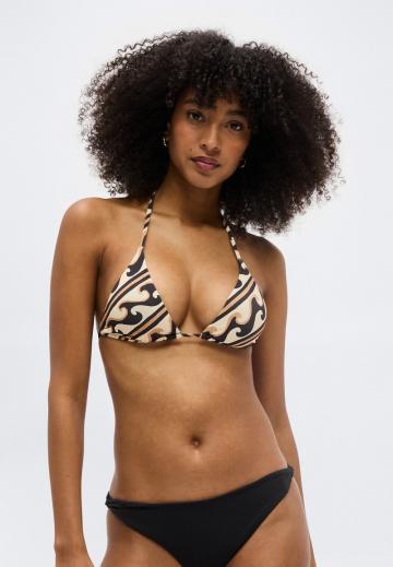 Треугольное бикини