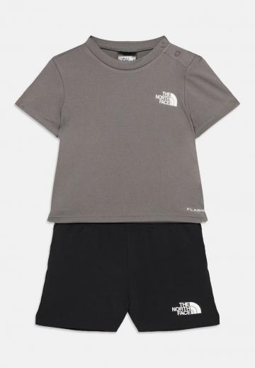 Спортивные шорты