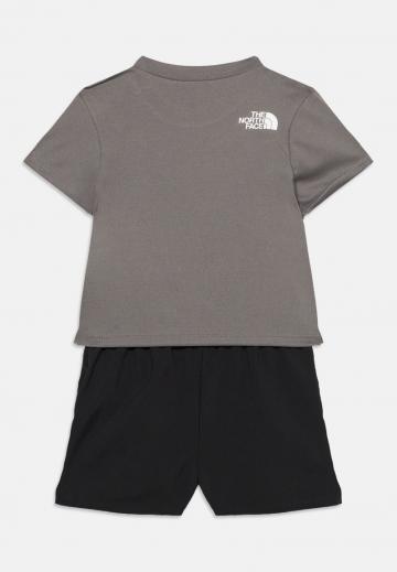 Спортивные шорты