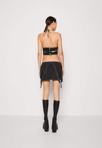 Топ на бретельках