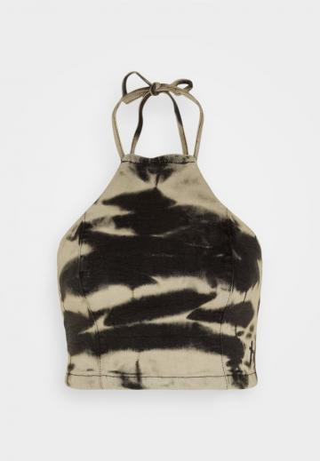 Топ на бретельках