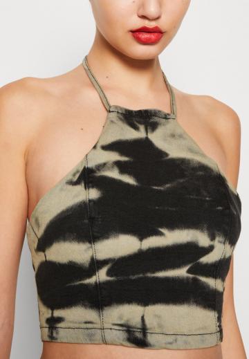 Топ на бретельках