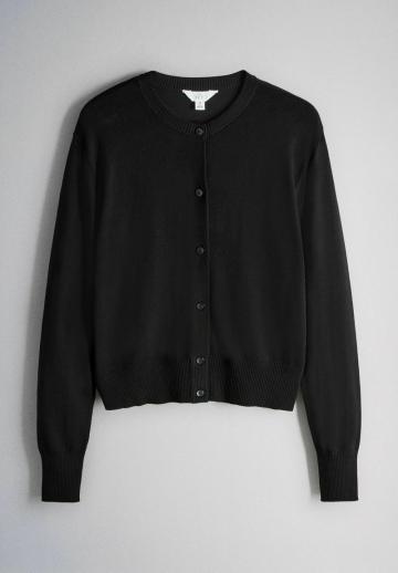 Вязаный жилет