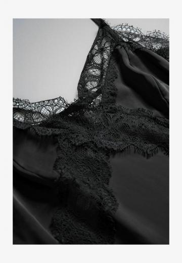 Платье футляр