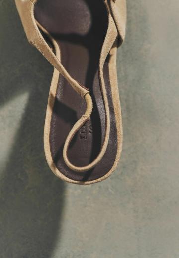 Туфли с ремешком