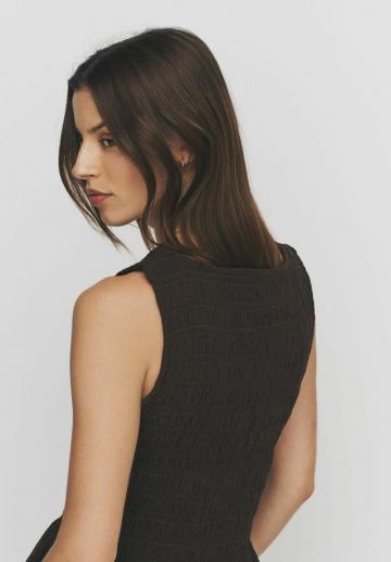 Блузка без рукавов