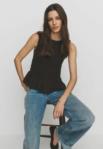 Блузка без рукавов
