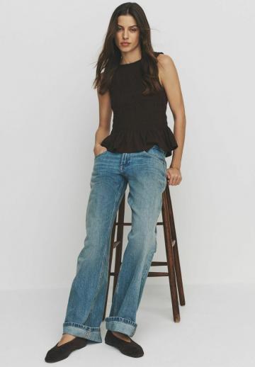 Блузка без рукавов