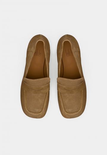 Туфли с высоким носом