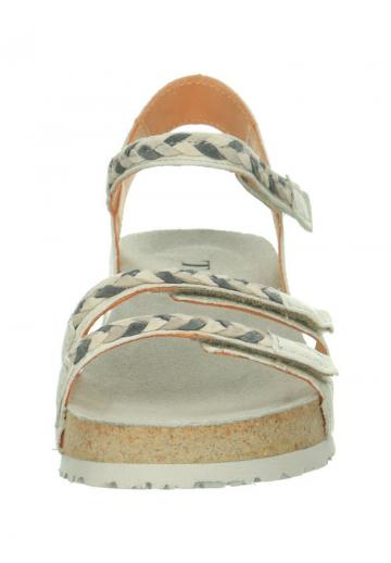 Босоножки на танкетке