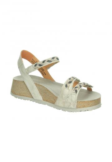 Босоножки на танкетке