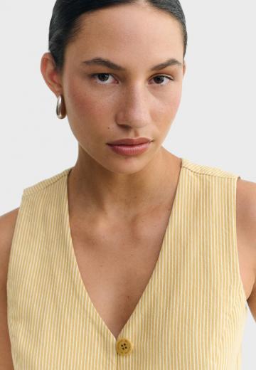 Джинсовая жилетка