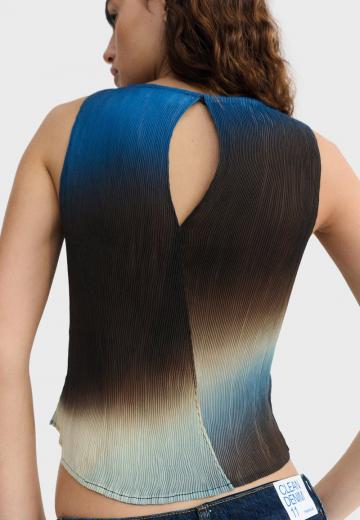 Блузка без рукавов