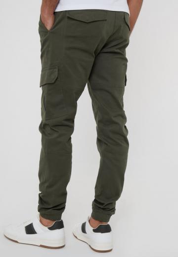Брюки с накладными карманами