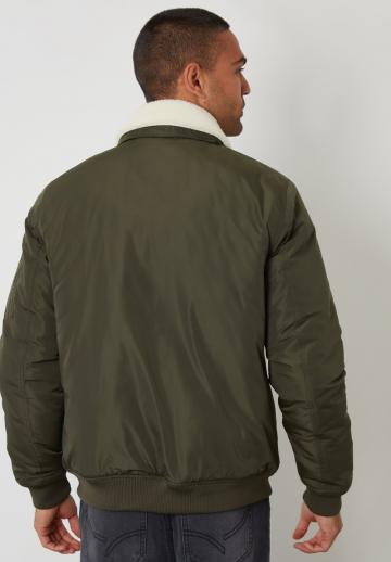 Куртка бомбер