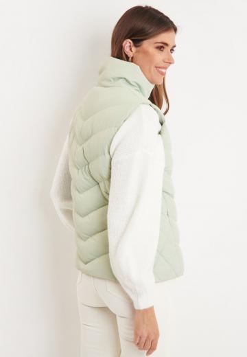 Пуховой жилет
