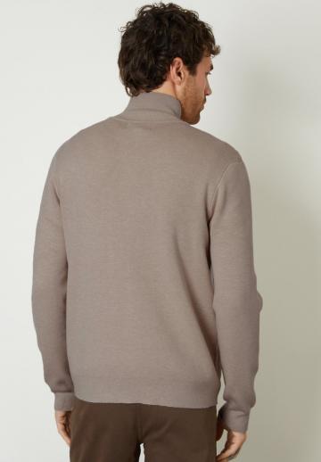 Вязаная кофта