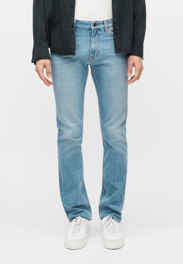 Узкие джинсы