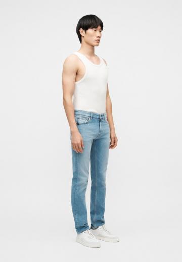 Узкие джинсы