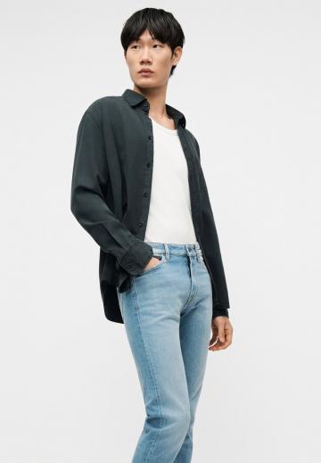 Узкие джинсы