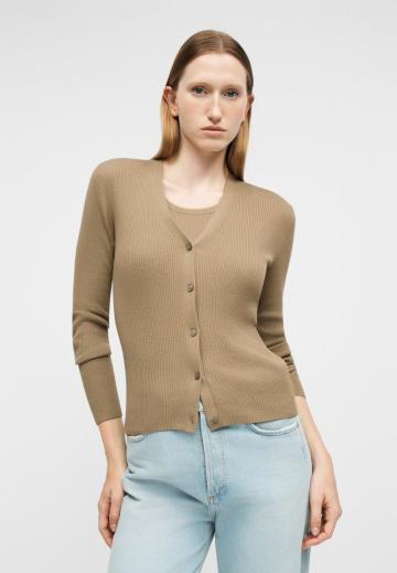 Вязаная кофта