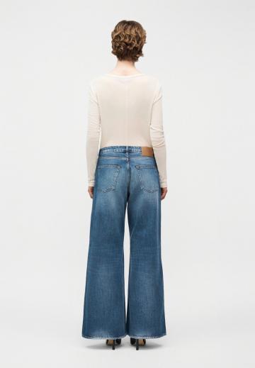 Свободные джинсы