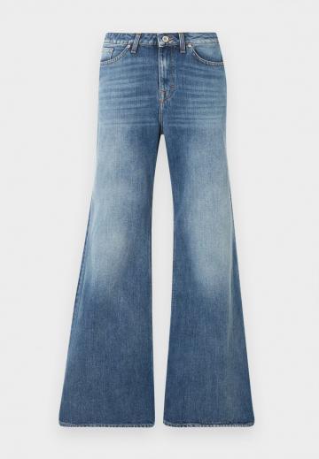 Свободные джинсы