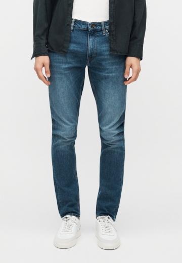 Узкие джинсы