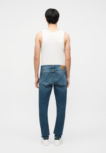 Узкие джинсы