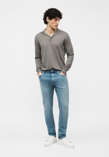 Узкие джинсы