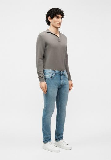 Узкие джинсы