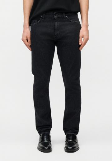 Узкие джинсы