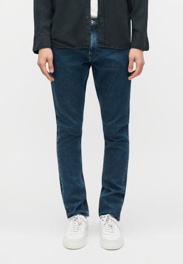 Узкие джинсы