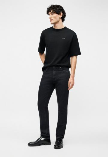 Узкие джинсы