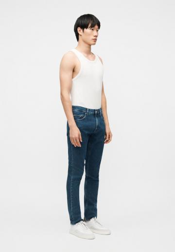 Узкие джинсы