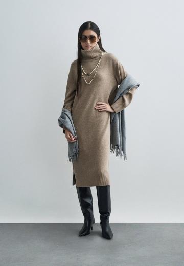 Вязаное платье