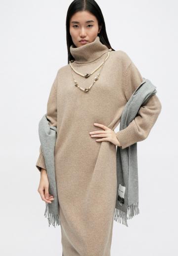 Вязаное платье