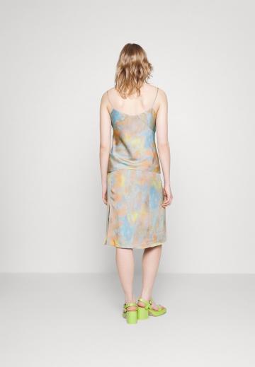 Топ на бретельках