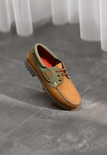 Ботинки на шнуровке