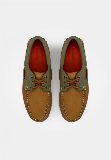 Ботинки на шнуровке