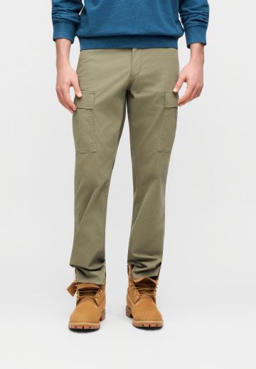 Брюки с накладными карманами