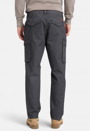 Брюки с накладными карманами