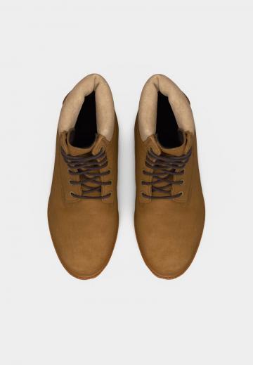 Ботинки на шнуровке