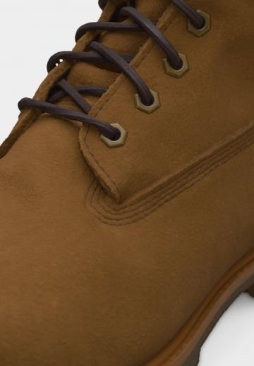 Ботинки на шнуровке