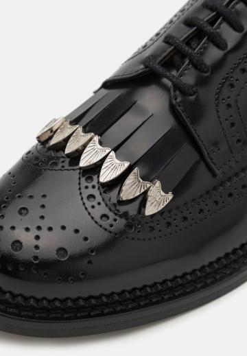 Ботинки на шнуровке