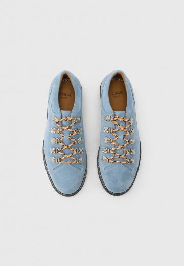 Ботинки на шнуровке