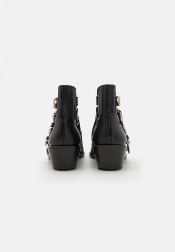 Ковбойские сапоги