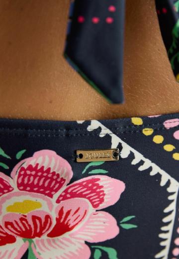 Слитный купальник