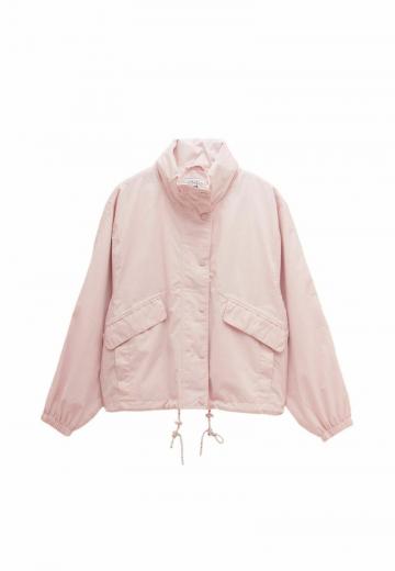 Куртка с накладнымит карманами