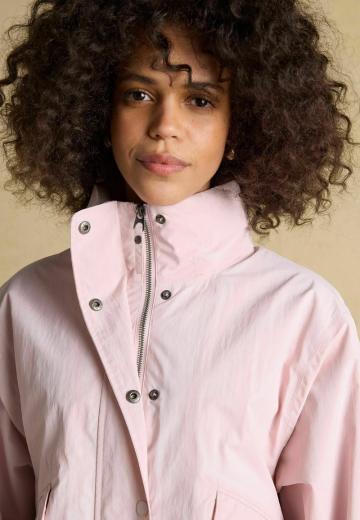 Куртка с накладнымит карманами